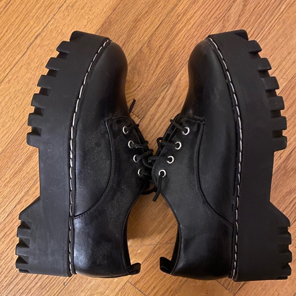 SOLD Bamboo black shoes - Picture 2 of 5